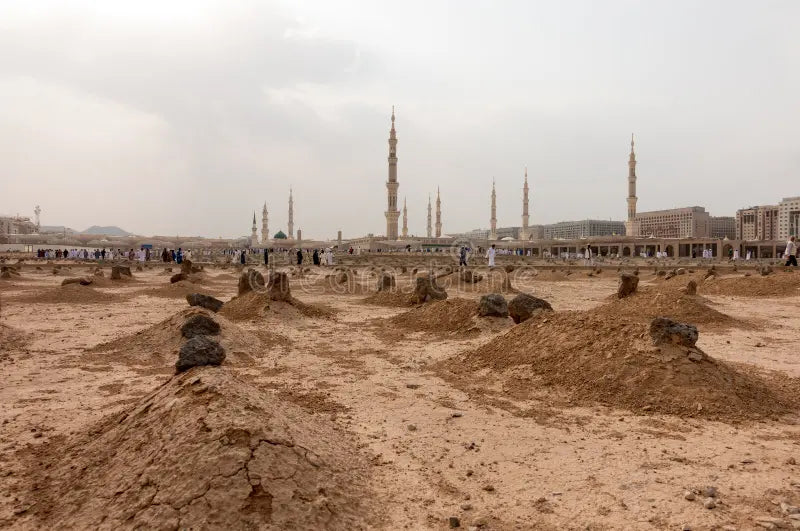 Who was the first person to be buried in Jannatul Baqi?