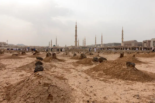 Who was the first person to be buried in Jannatul Baqi?